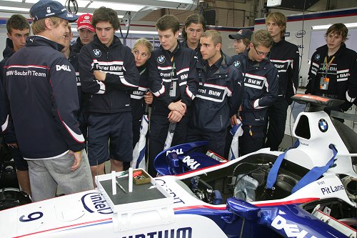Formule BMW youngsters in BMW F1 bezoek